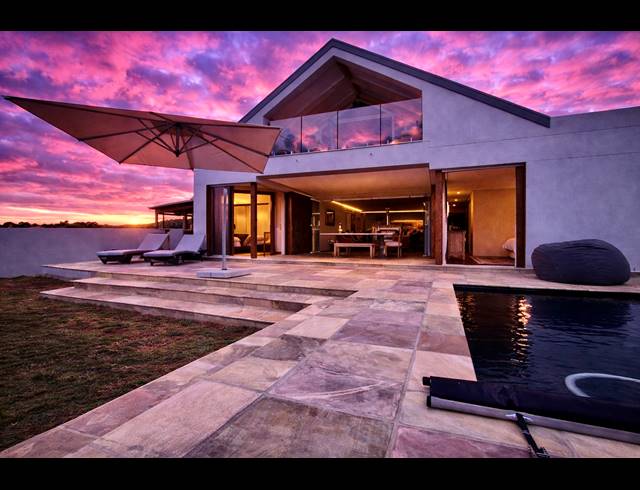 3 BEDROOM HOUSE FOR SALE IN GROTTO BAY